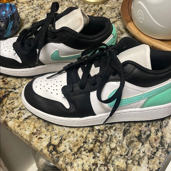 Jordan Kids Black and White Sneakers with Mint Accents - Picture 1 of 6